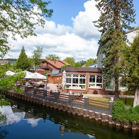 Seehotel Zum Loewen Strasen エクステリア 写真