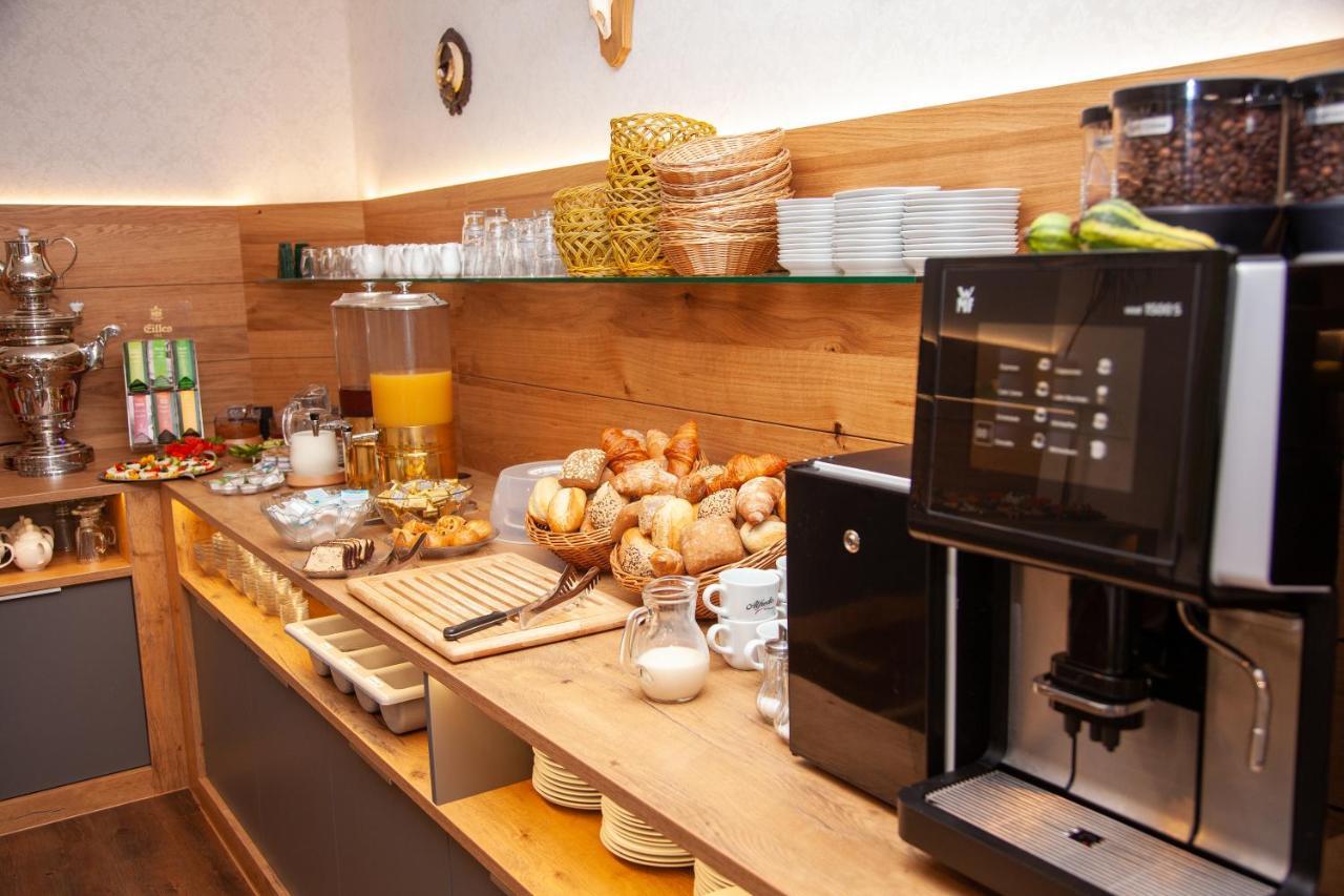 Seehotel Zum Loewen Strasen エクステリア 写真