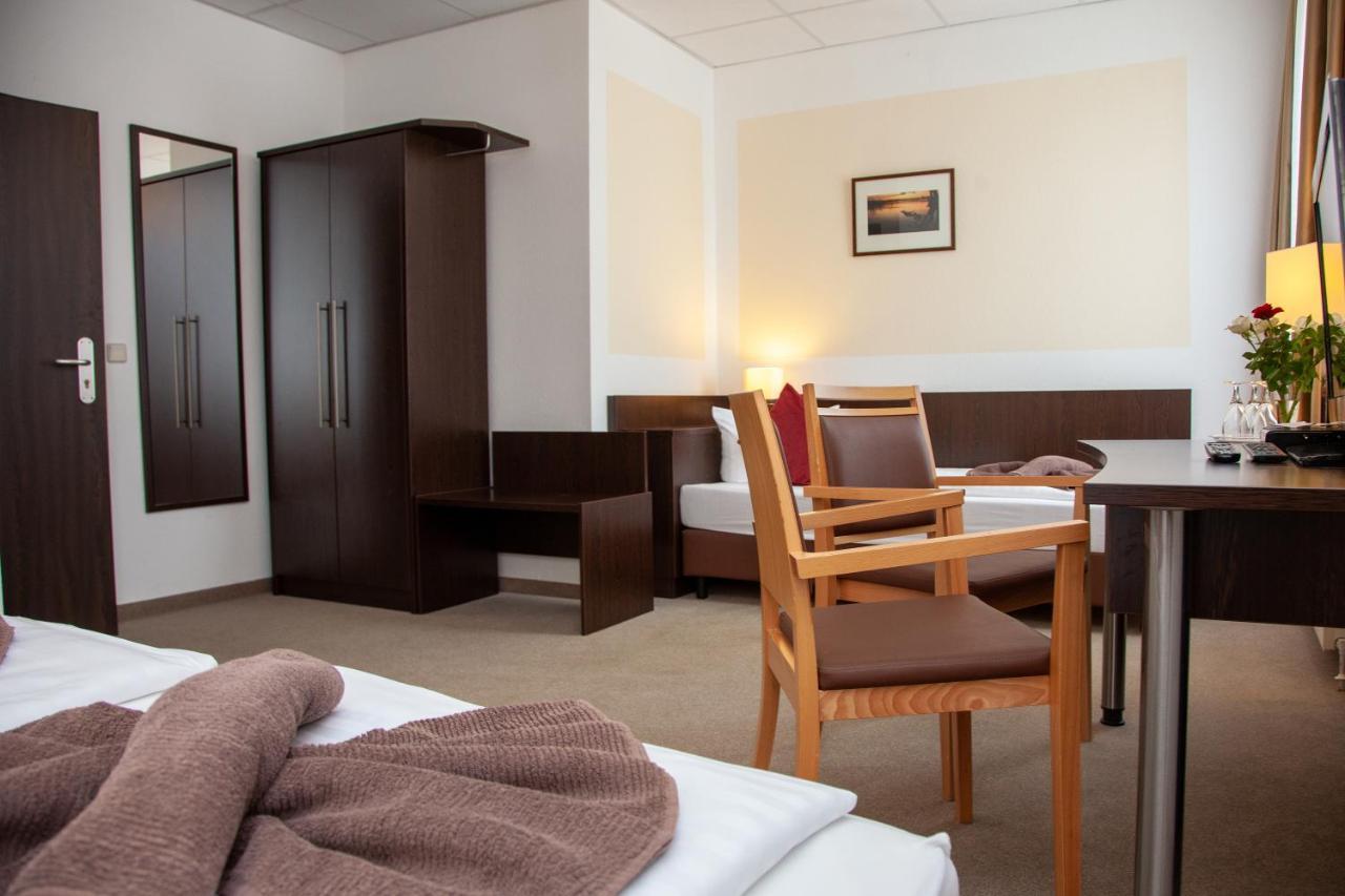 Seehotel Zum Loewen Strasen エクステリア 写真