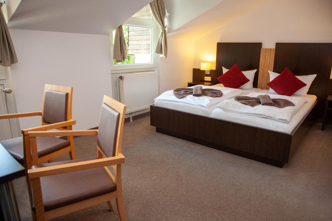 Seehotel Zum Loewen Strasen エクステリア 写真