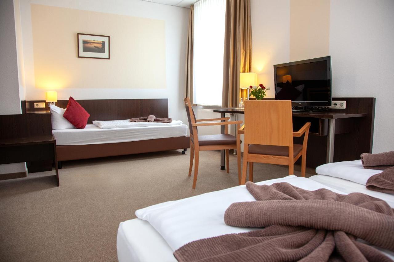 Seehotel Zum Loewen Strasen エクステリア 写真