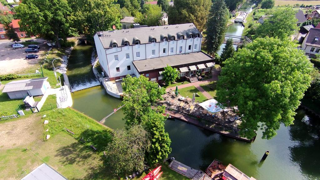 Seehotel Zum Loewen Strasen エクステリア 写真